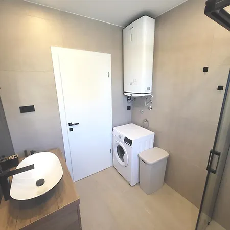 Maestral 特罗吉尔